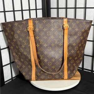 ❌SOLD❌ Louis Vuitton Monogram Sac Shoppers Tote